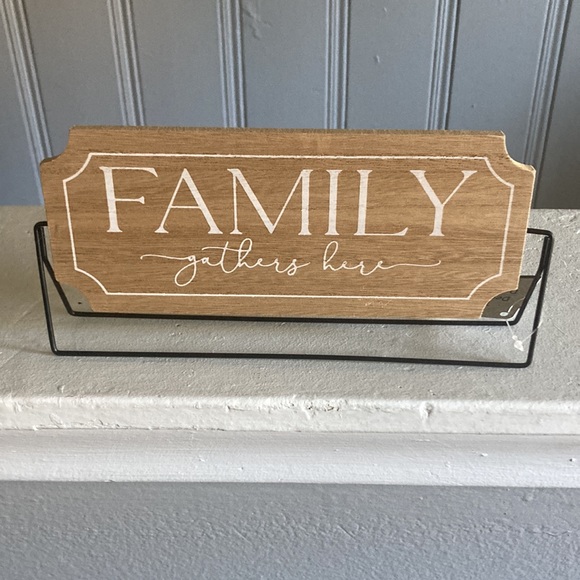 NWT Double Sided Wood & Metal Flip Sign-Welcome to Our Home/Family Gathers Here - Picture 11 of 12